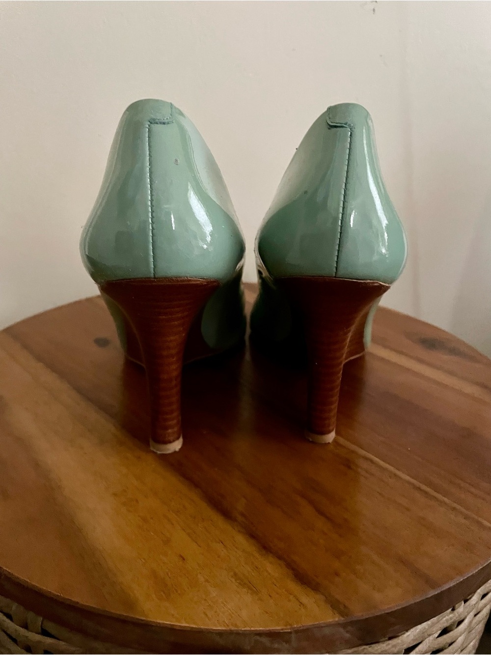 Nine West Mint Green Patent Leather Wedge Pumps Heels Shoes Womens 9 - Picture 3 of 4